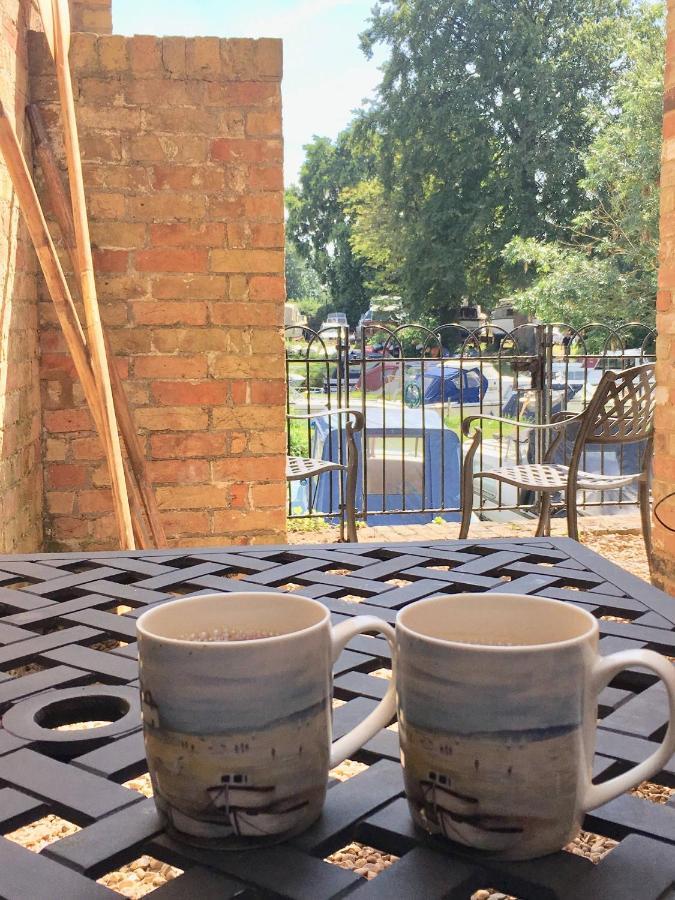 River Courtyard Apartment In The Heart Of Stneots Saint Neots Exteriér fotografie